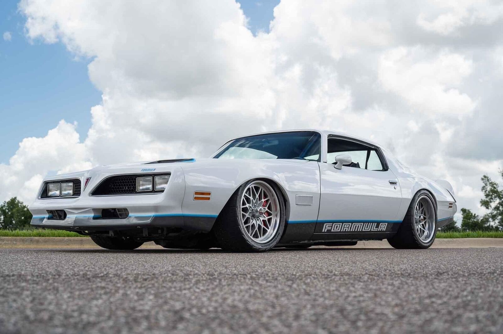 Pontiac-Firebird-1977-Coupe-39