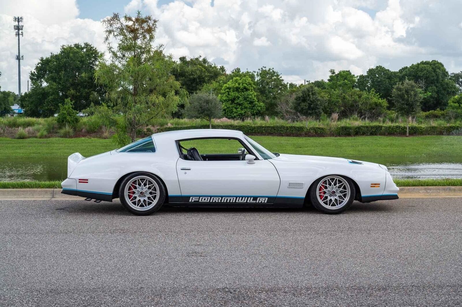 Pontiac-Firebird-1977-Coupe-6
