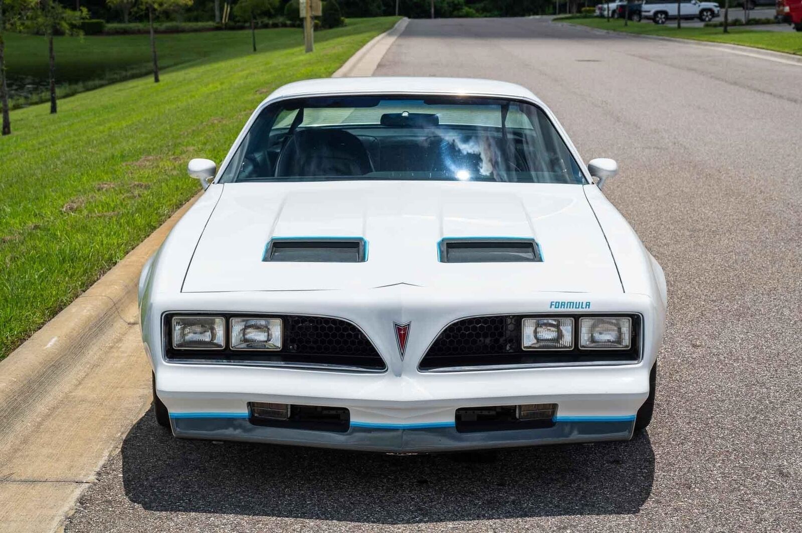 Pontiac-Firebird-1977-Coupe-9