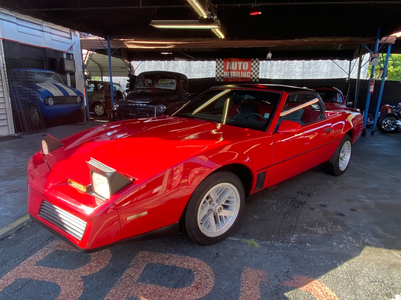 Pontiac-Firebird-1983-Coupe-1