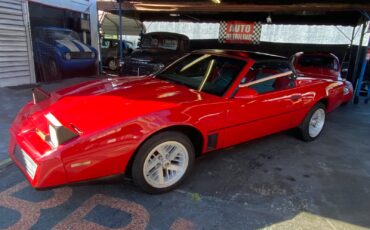Pontiac-Firebird-1983-Coupe-2