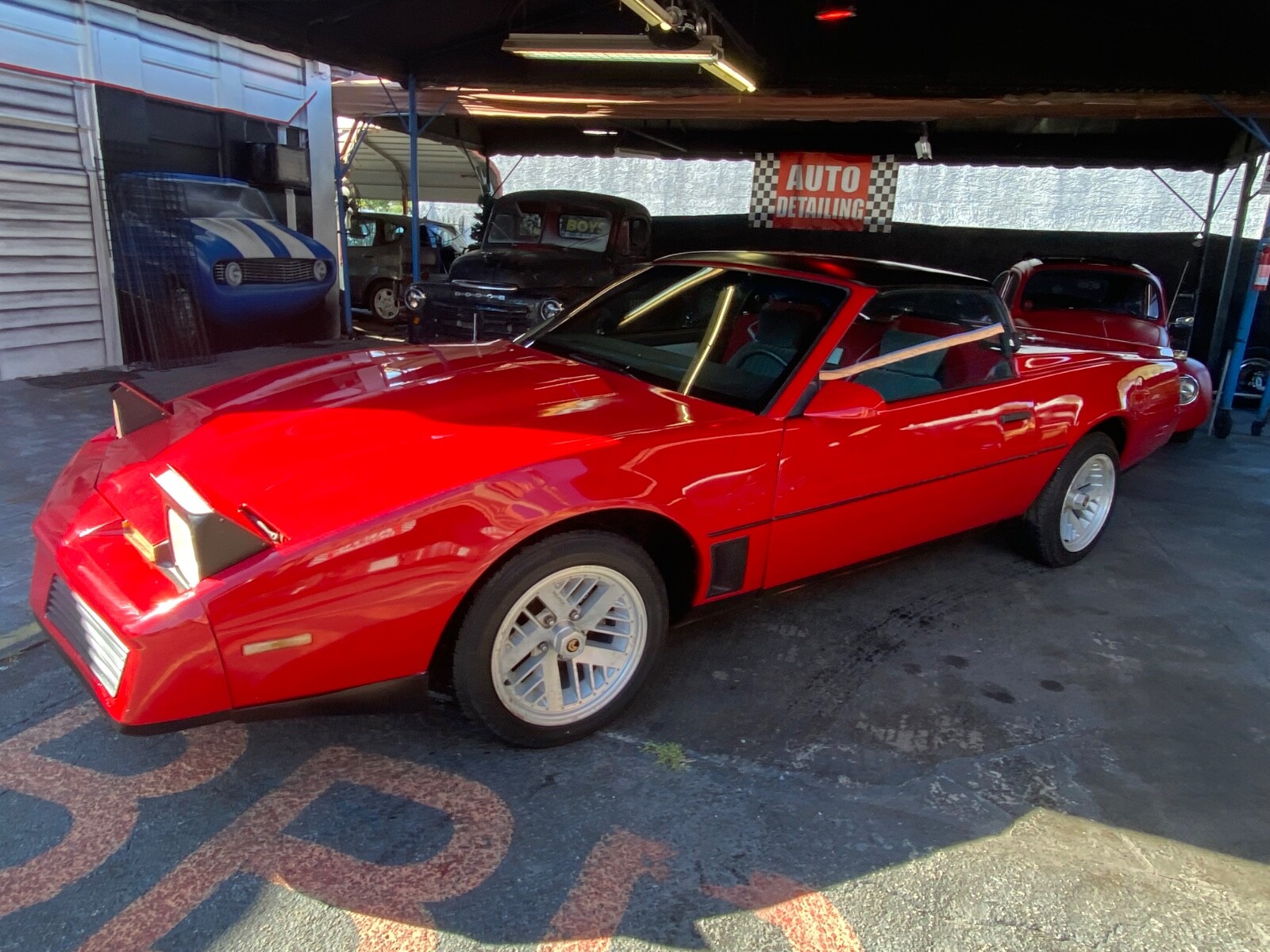 Pontiac-Firebird-1983-Coupe-2