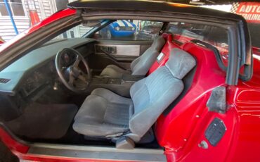 Pontiac-Firebird-1983-Coupe-22