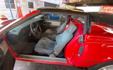 Pontiac-Firebird-1983-Coupe-23