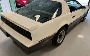 Pontiac-Firebird-1983-Coupe-3