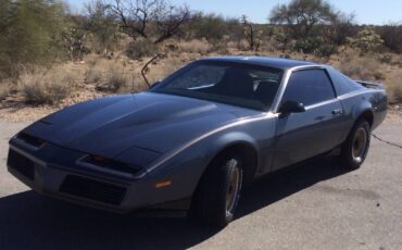 Pontiac-Firebird-1983-Coupe-3