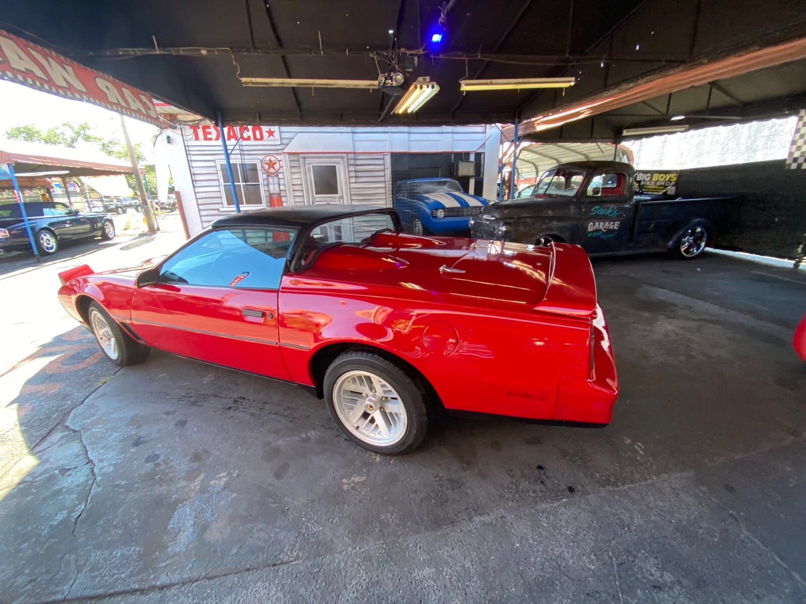 Pontiac-Firebird-1983-Coupe-30