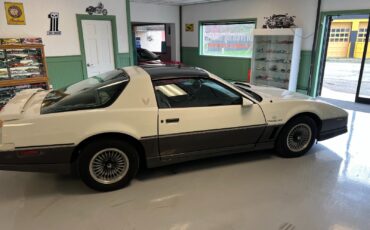 Pontiac-Firebird-1983-Coupe-4