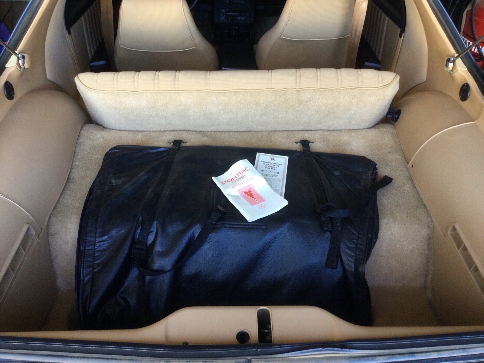 Pontiac-Firebird-1983-Coupe-5