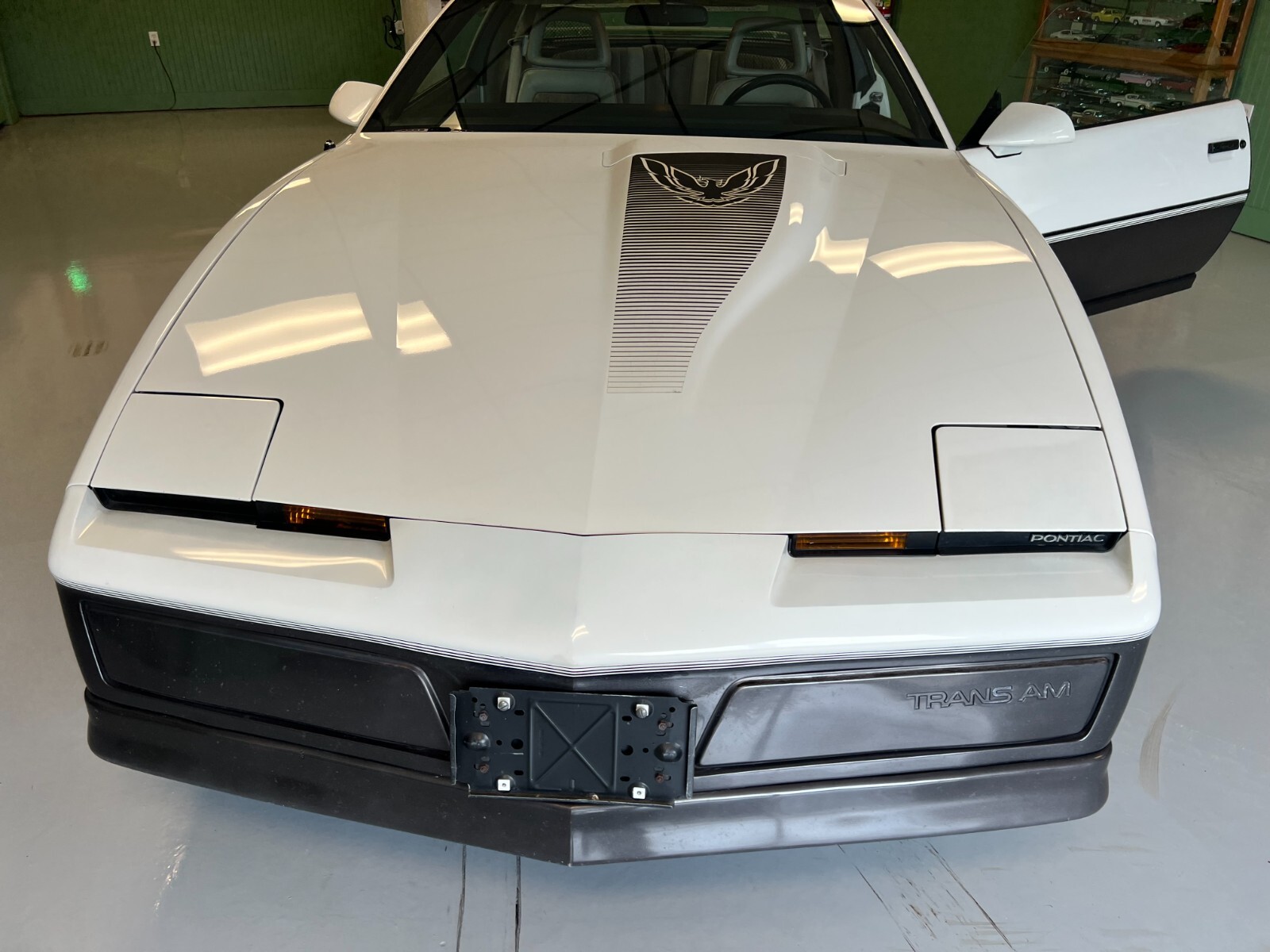 Pontiac-Firebird-1983-Coupe-6