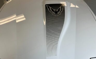 Pontiac-Firebird-1983-Coupe-8