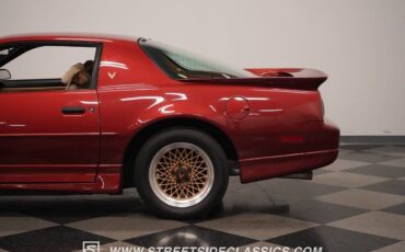 Pontiac-Firebird-1987-Hatchback-26