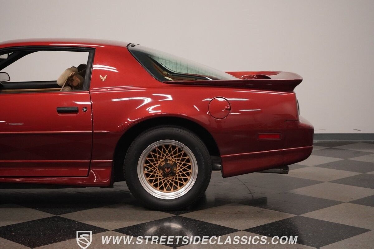 Pontiac-Firebird-1987-Hatchback-26