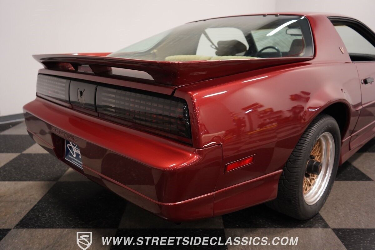 Pontiac-Firebird-1987-Hatchback-30