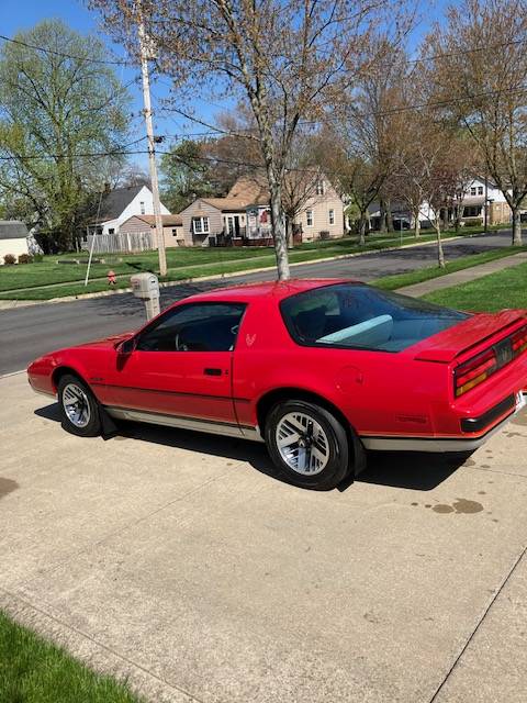 Pontiac-Firebird-1988-red