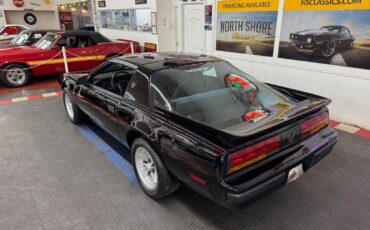 Pontiac-Firebird-1989-Hatchback-2