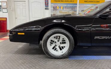 Pontiac-Firebird-1989-Hatchback-22