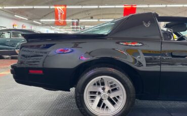 Pontiac-Firebird-1989-Hatchback-29