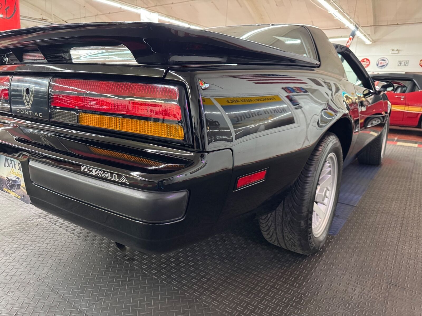 Pontiac-Firebird-1989-Hatchback-32