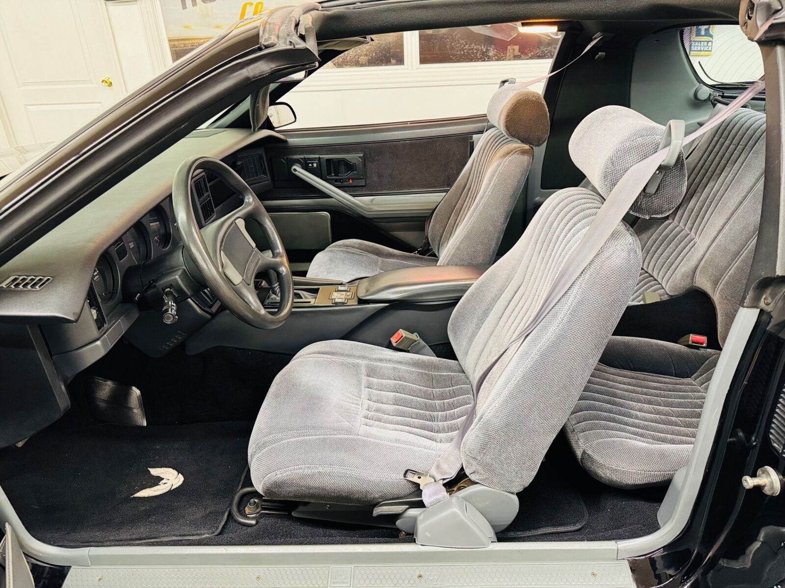 Pontiac-Firebird-1989-Hatchback-33
