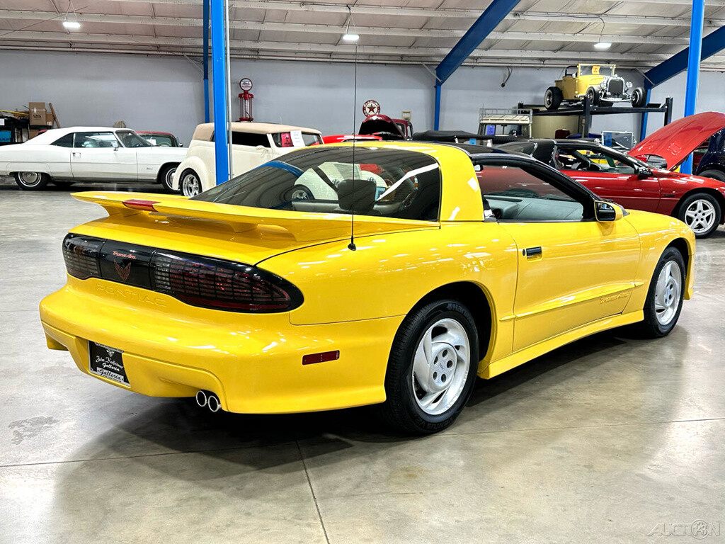 Pontiac-Firebird-1994-Hatchback-16