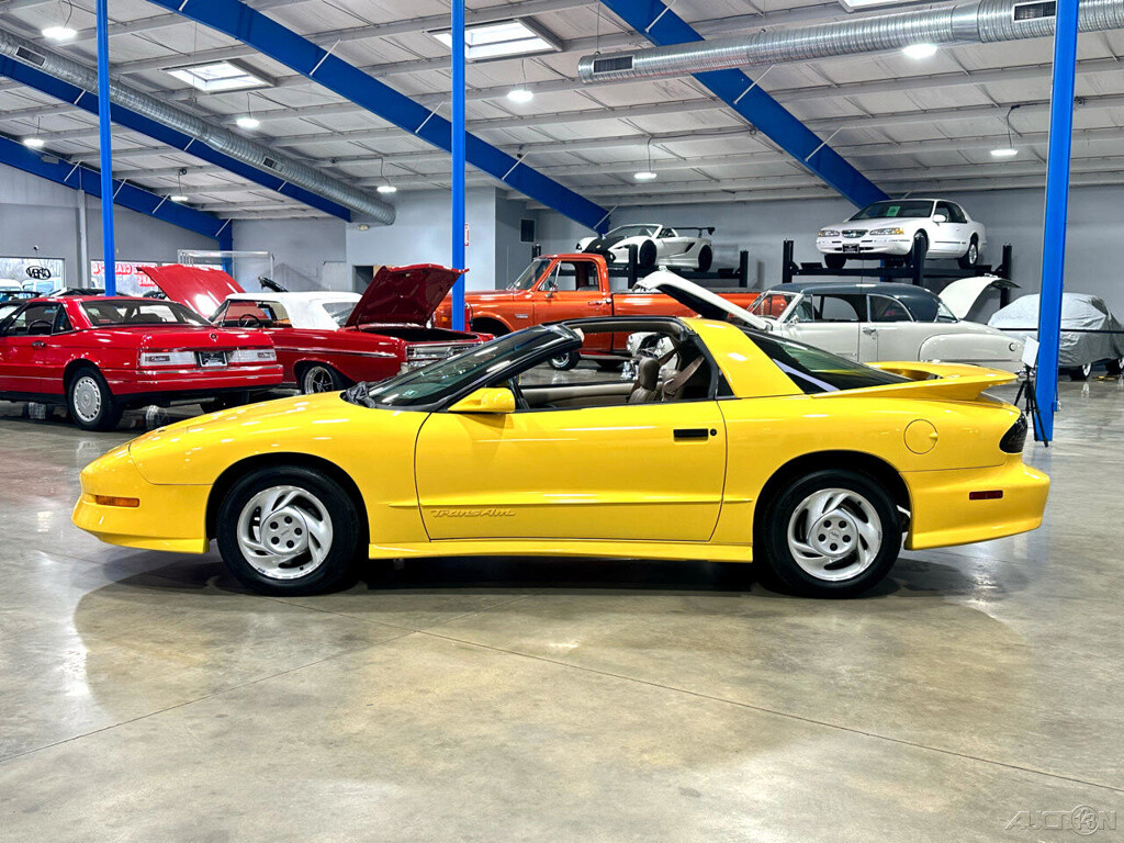 Pontiac-Firebird-1994-Hatchback-3