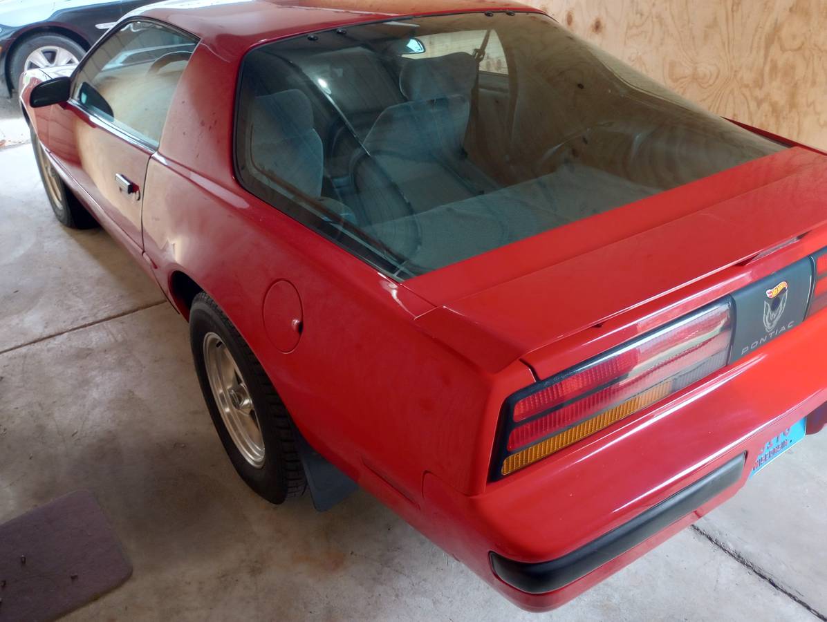 Pontiac-Firebird-formula-1989-red-2