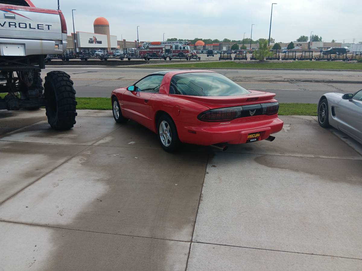 Pontiac-Firebird-formula-1995-red-1