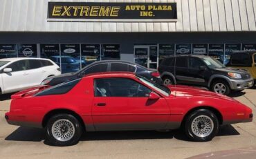 Pontiac-Firebird-se-1986-red-1