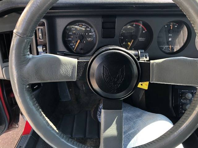 Pontiac-Firebird-se-1986-red-17