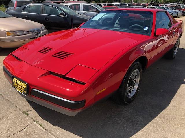 Pontiac-Firebird-se-1986-red