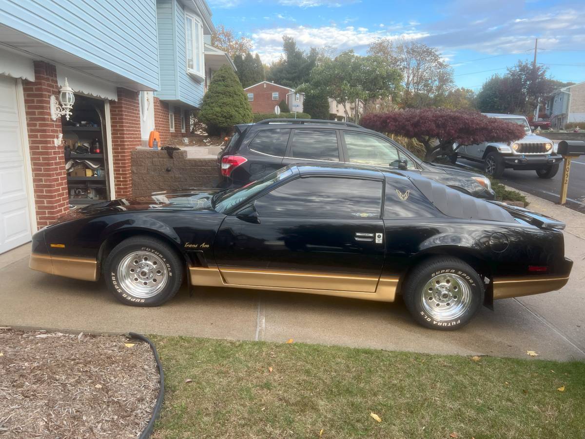 Pontiac-Firebird-trams-am-1985-black-3