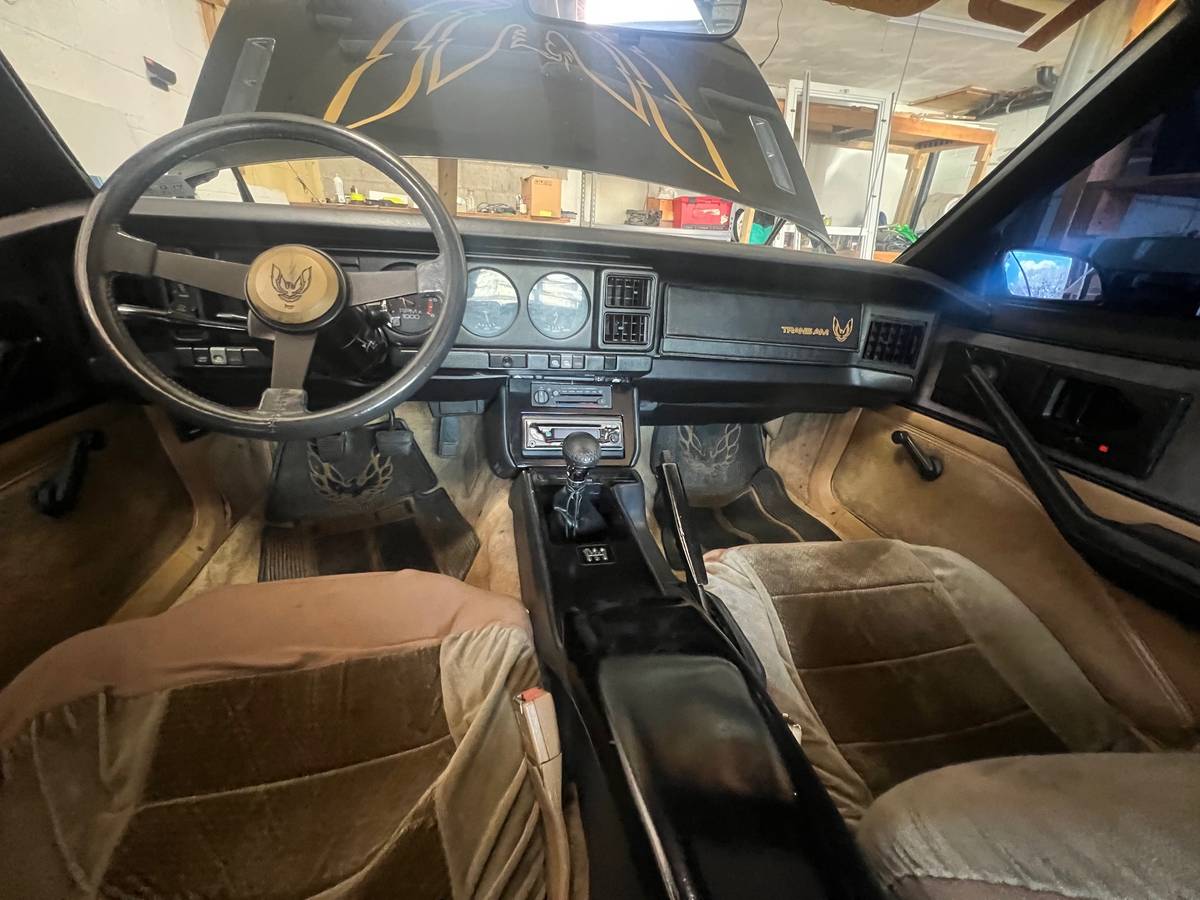 Pontiac-Firebird-trams-am-1985-black-5