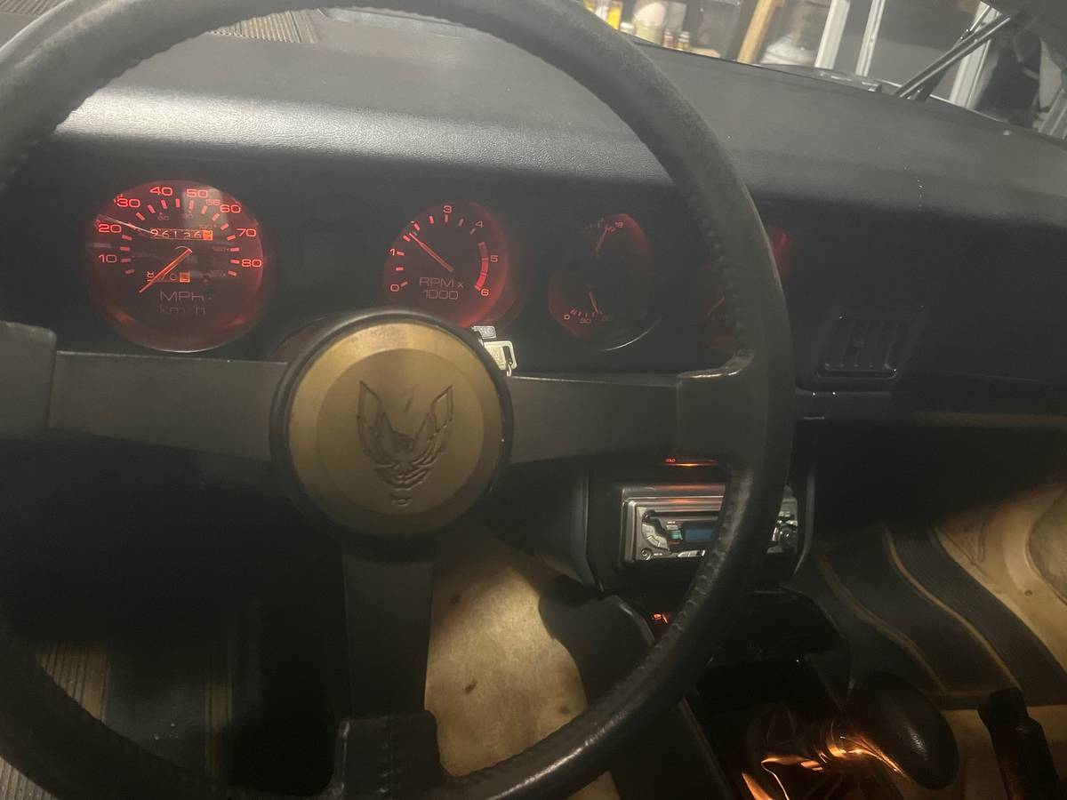 Pontiac-Firebird-trams-am-1985-black-6