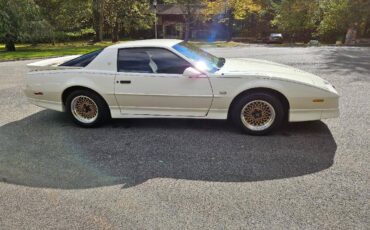 Pontiac-Firebird-trans-am-gta-1987-white-1