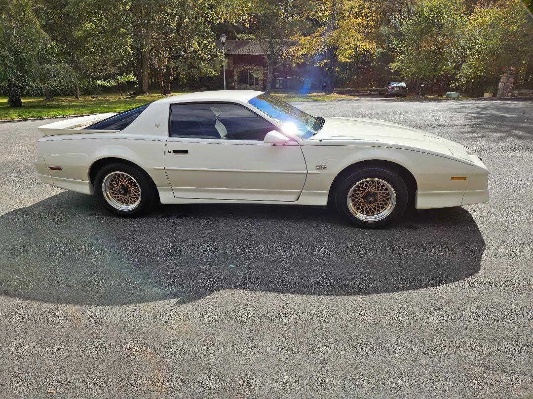 Pontiac-Firebird-trans-am-gta-1987-white-1