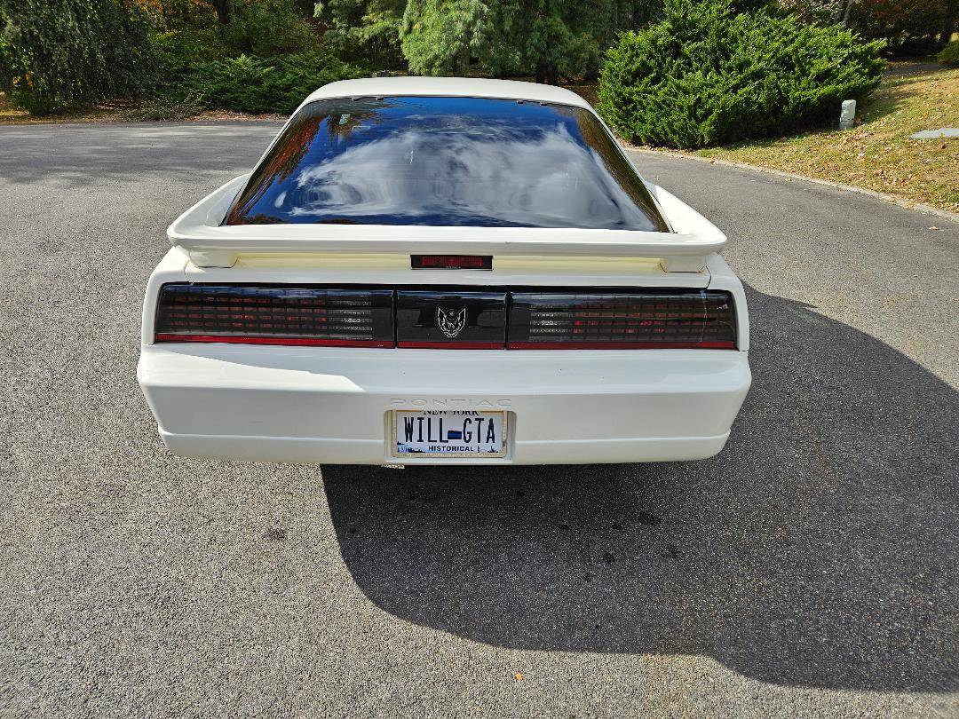 Pontiac-Firebird-trans-am-gta-1987-white-10