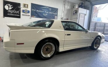 Pontiac-Firebird-trans-am-gta-1987-white-16