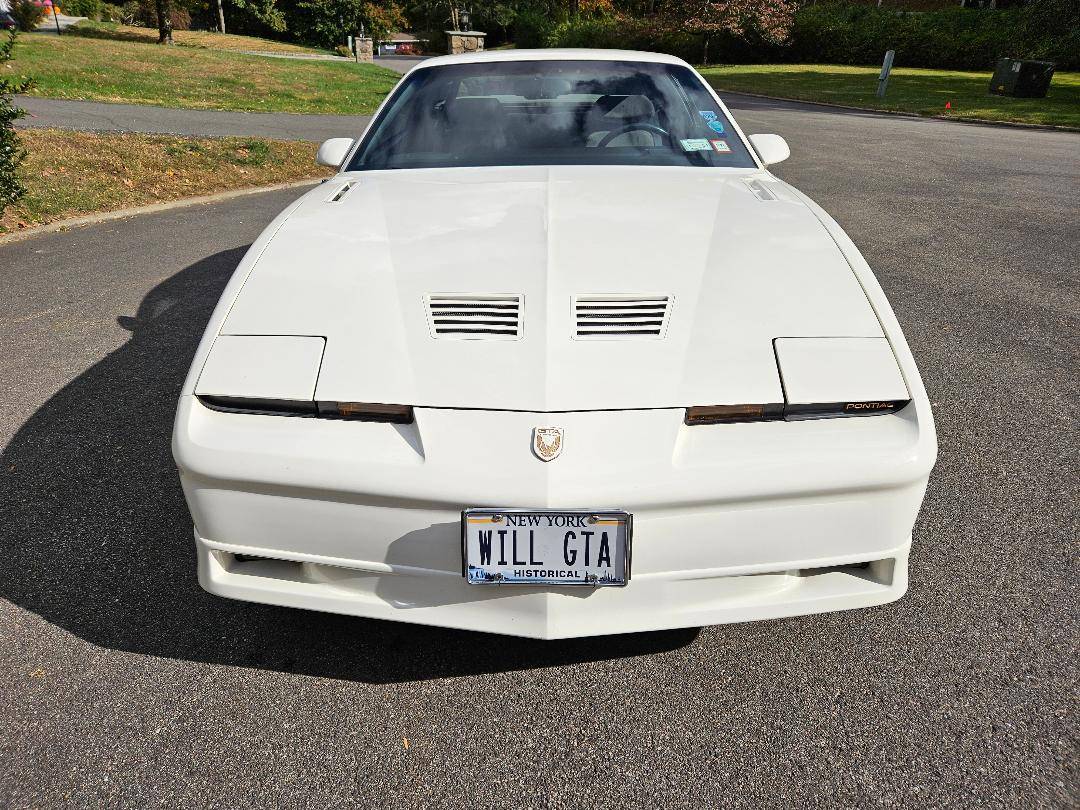 Pontiac-Firebird-trans-am-gta-1987-white-2