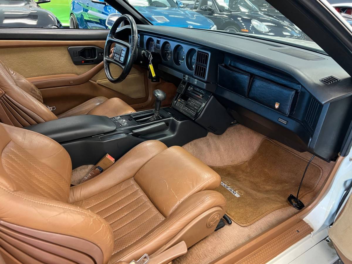 Pontiac-Firebird-trans-am-gta-1989-11