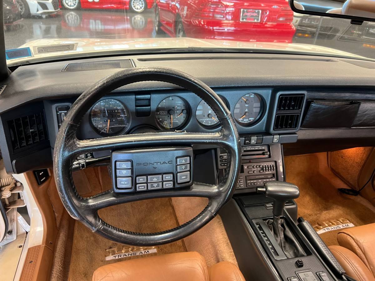 Pontiac-Firebird-trans-am-gta-1989-8
