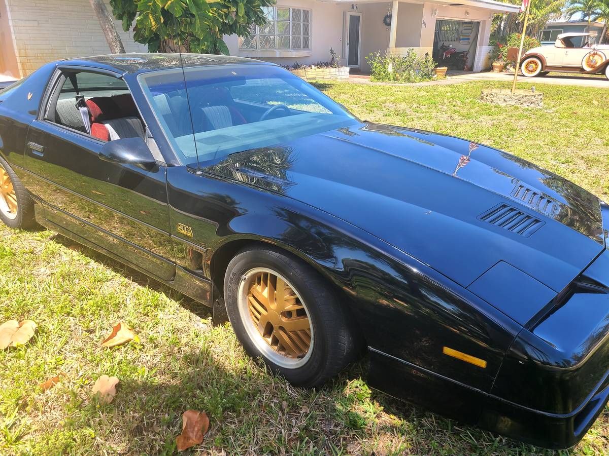 Pontiac-Firebird-transam-1985-2