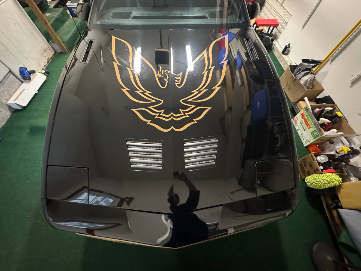 Pontiac-Firebird-transam-1985-black-1