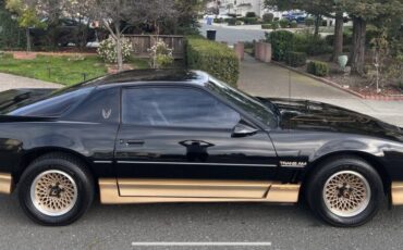 Pontiac-Firebird-transam-1985-black-3