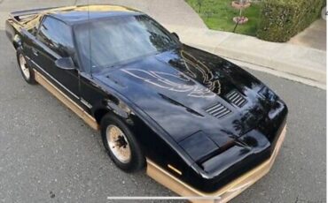 Pontiac-Firebird-transam-1985-black