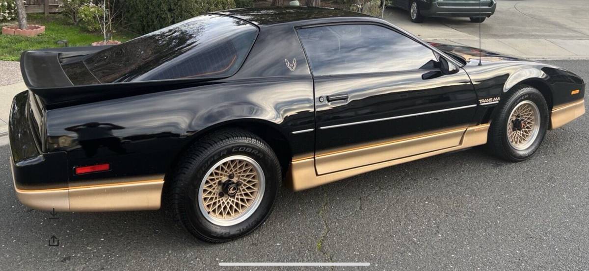 Pontiac-Firebird-transam-1985-black-4