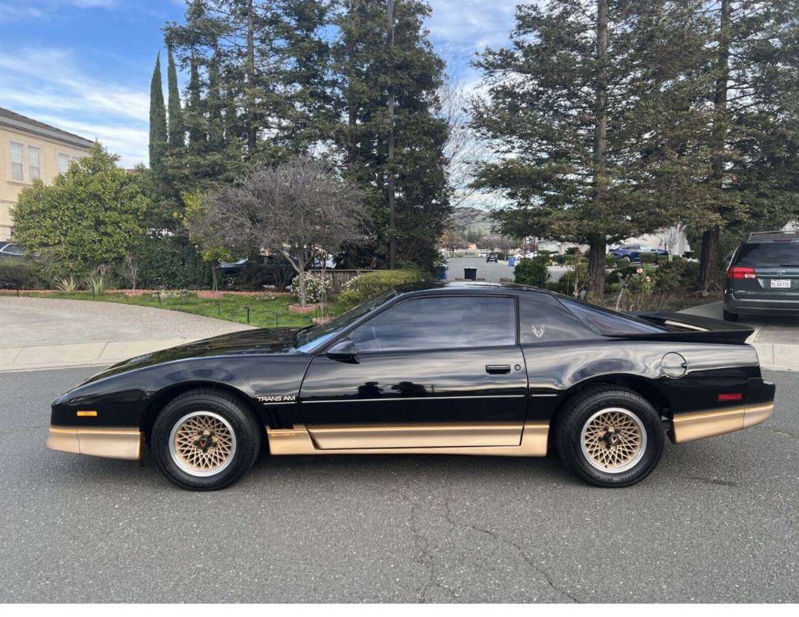 Pontiac-Firebird-transam-1985-black-5