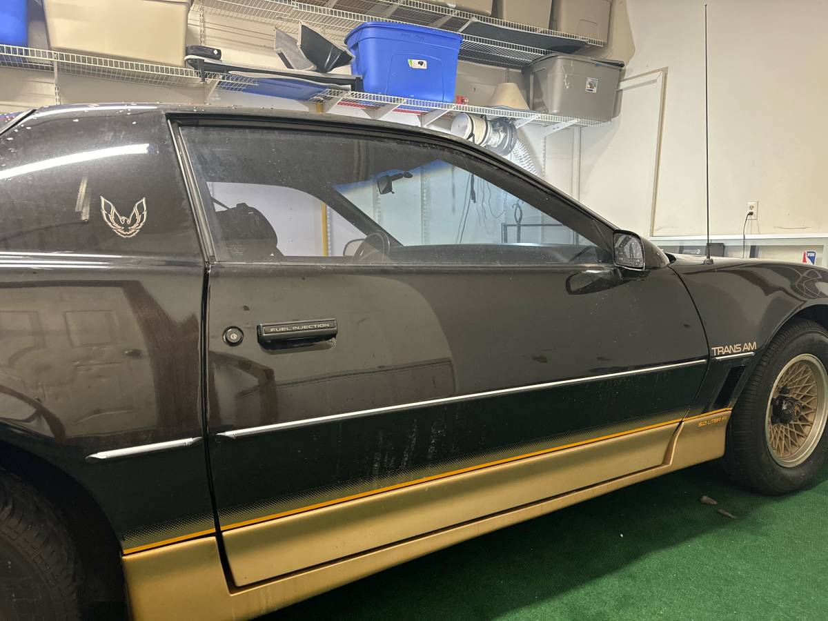 Pontiac-Firebird-transam-1985-black-6