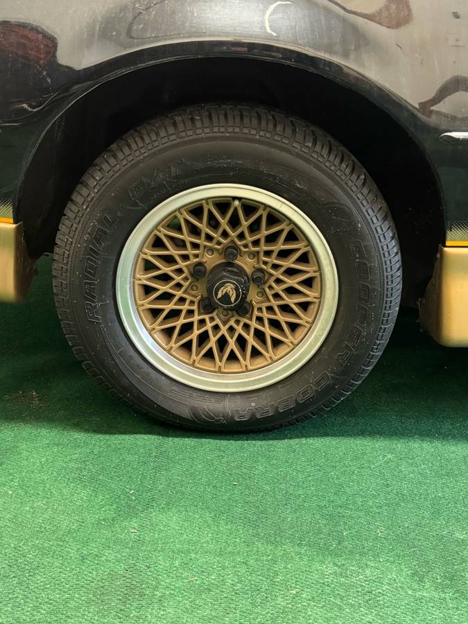 Pontiac-Firebird-transam-1985-black-7