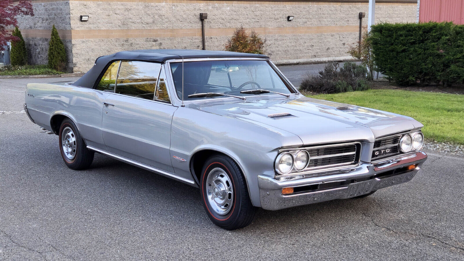 Pontiac-GTO-1964-Convertible-1